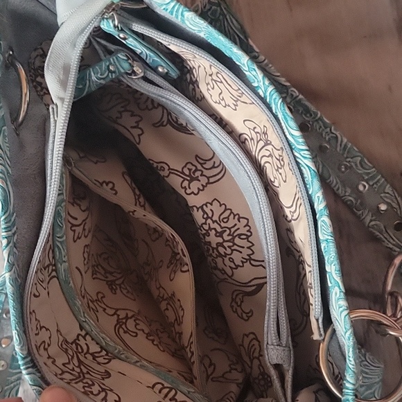 Purse - Picture 2 of 3